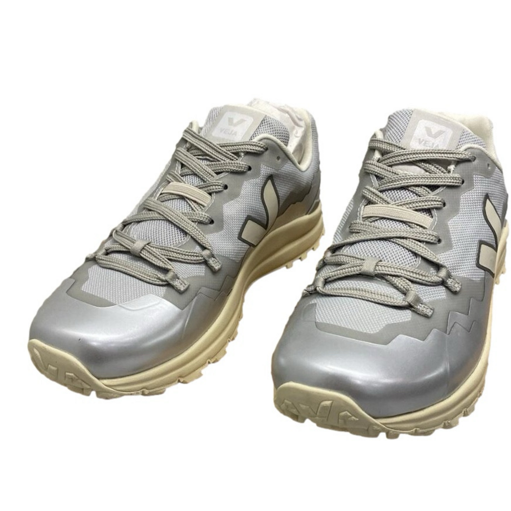 NEW VEJA  Fitz Roy Light Trek Shell Sneakers – Grey